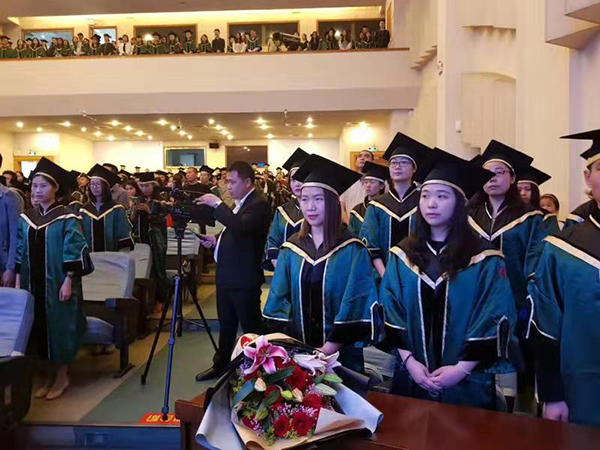 毕业生毕业照 - 副本.jpg